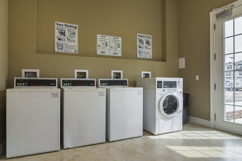 Guest_Laundry_1 The Pointe at Merritt Street